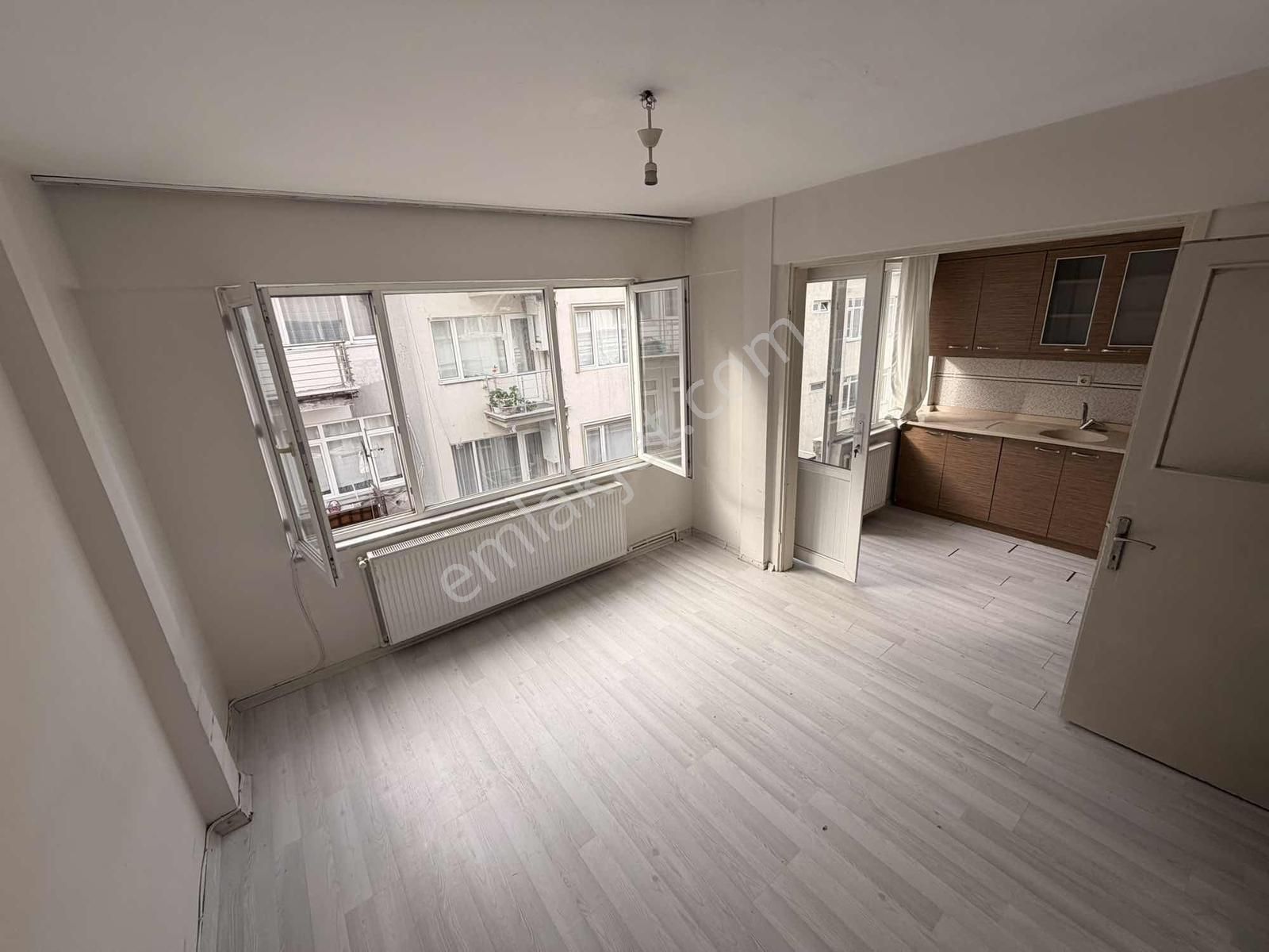 Burcu'dan Çarşı Merkez'de Çift Cephe 2+1 Kiralık Daire