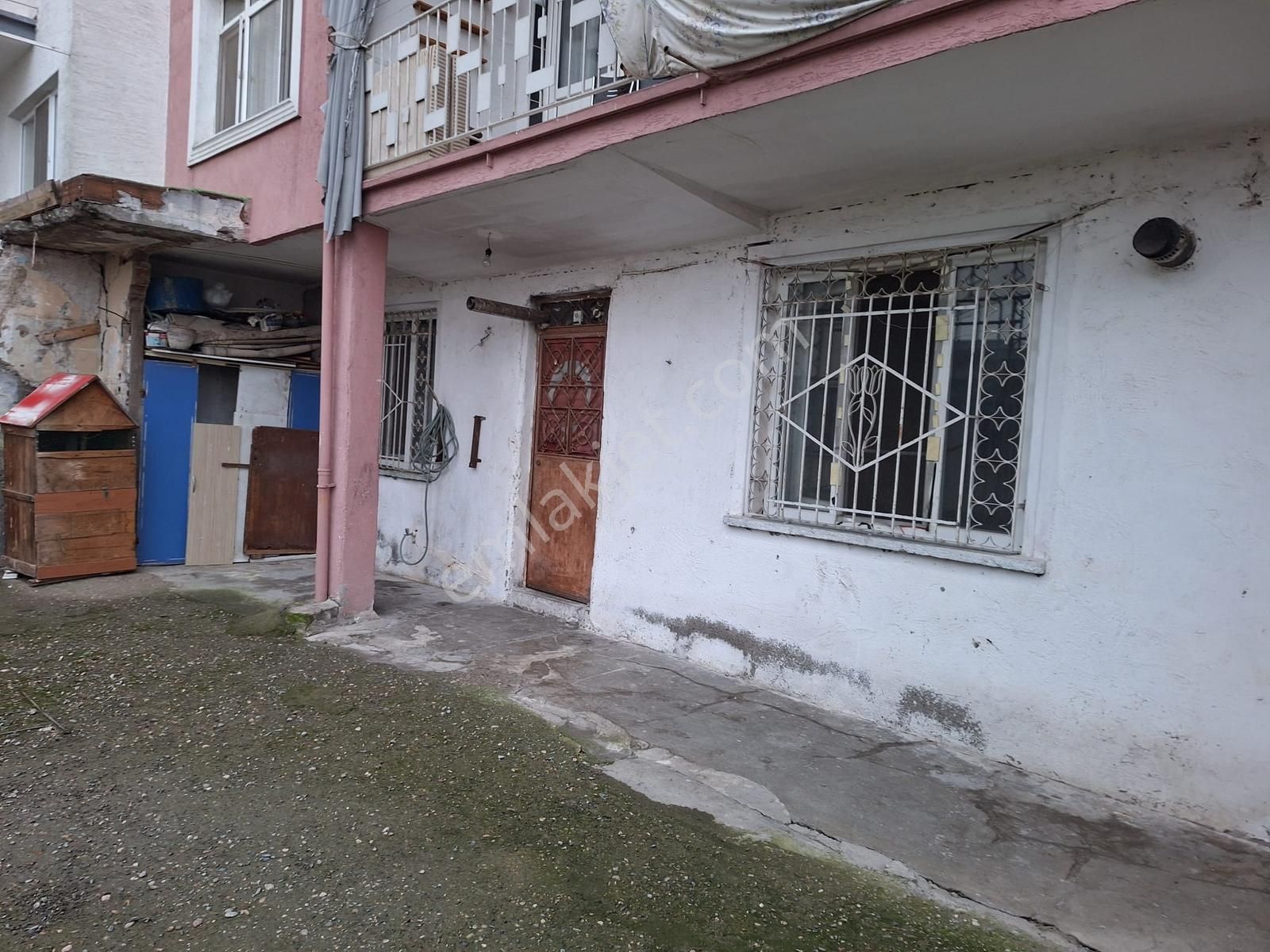 Satılık Daire Emirsultanda Bahçe Katı 2 Oda Bahçeli