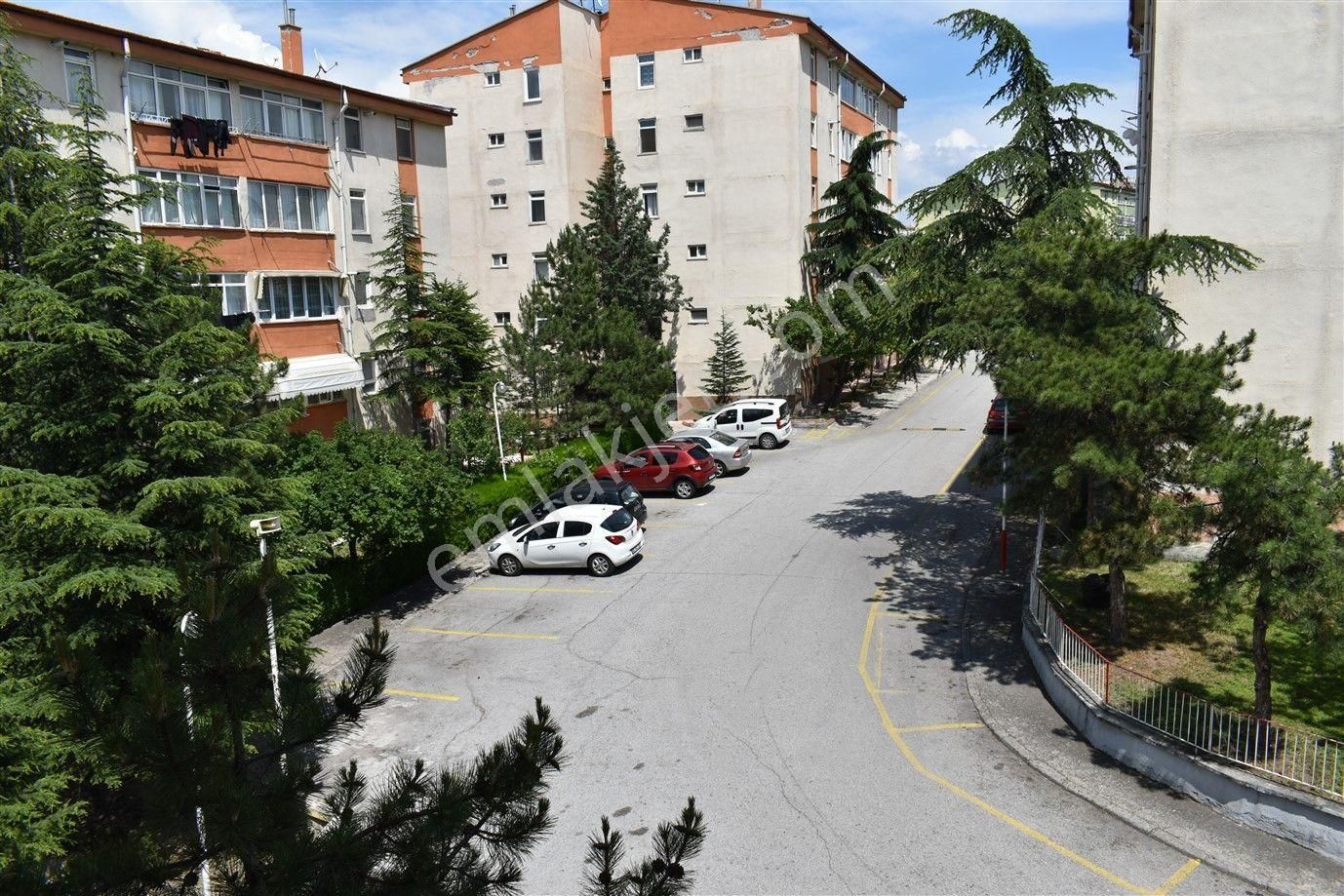 Rıza Acar'dan Harb-iş 28 Sitesinde 2+1 Ara Kat Bakımlı Kiralık