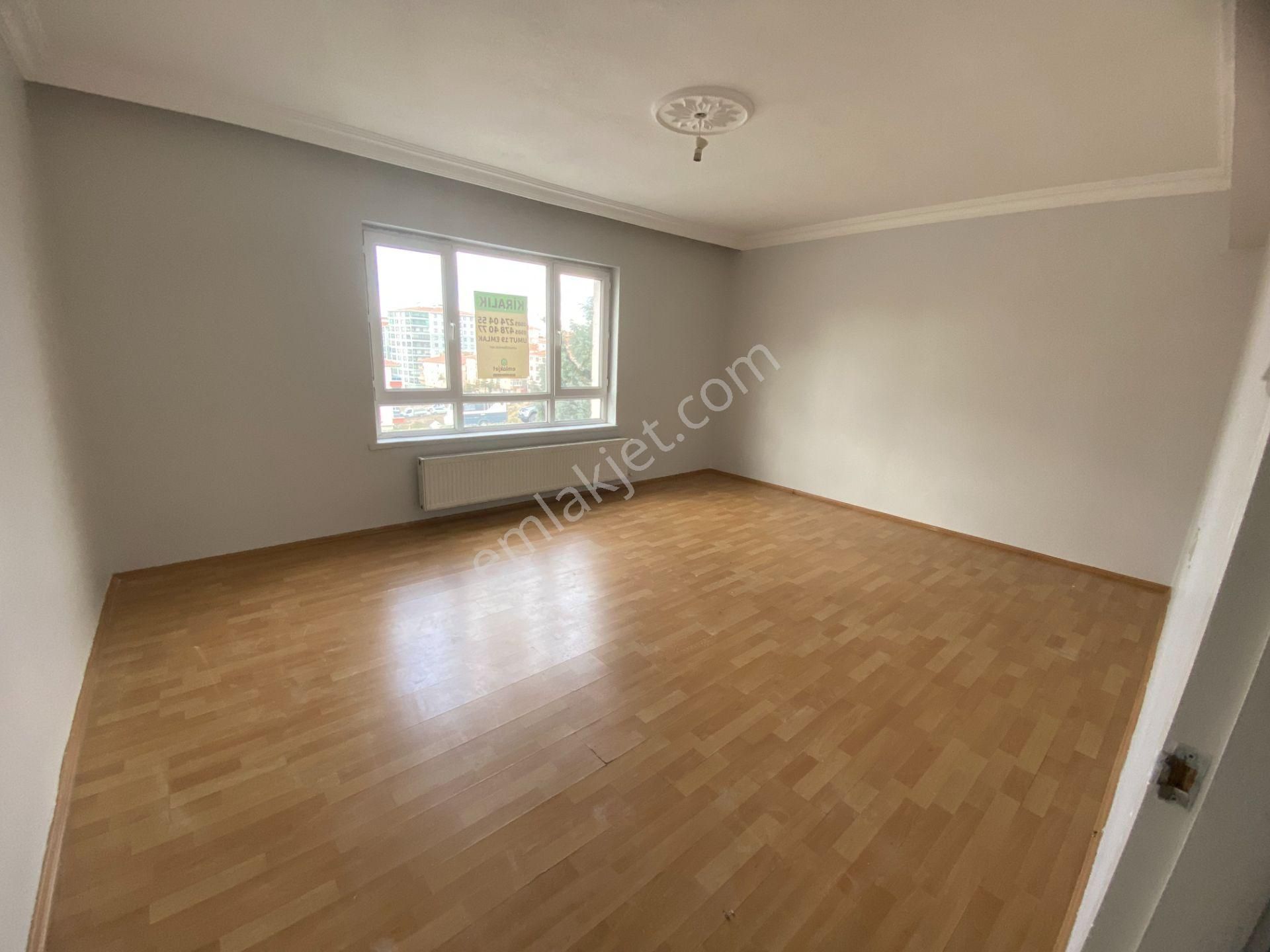 Etimesgut Piyade Mah Gimsa Awm Yanı Kiralık 3+1 Cadde Cepheli 130 M2 Daire