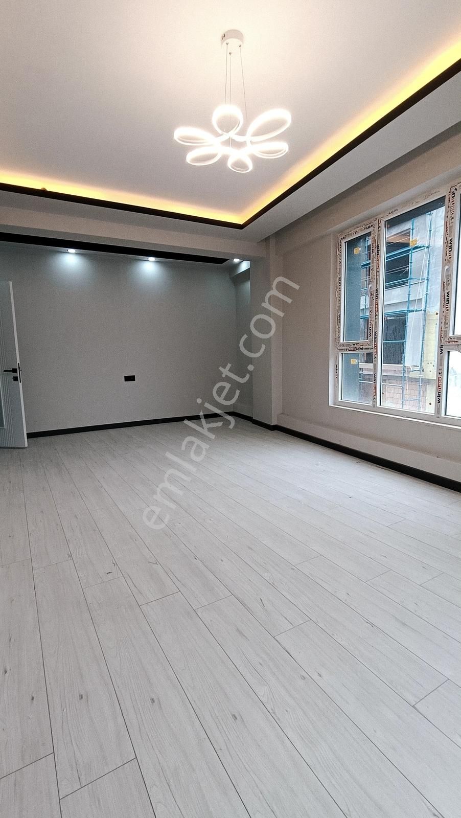 Şirintepede Yüksek Malzeme Kaliteli 3+1 Daire