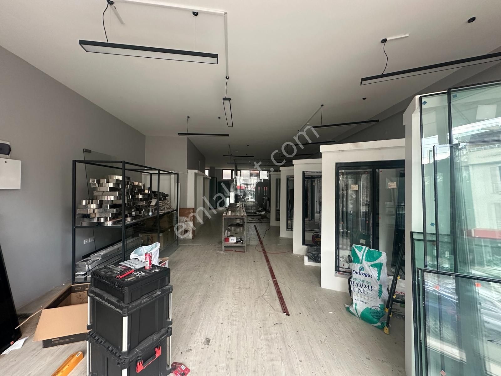 İzmit Kuruçeşmede İşlek Cadde Üzerinde 200m2 Satılık Dükkan - Görsel 8