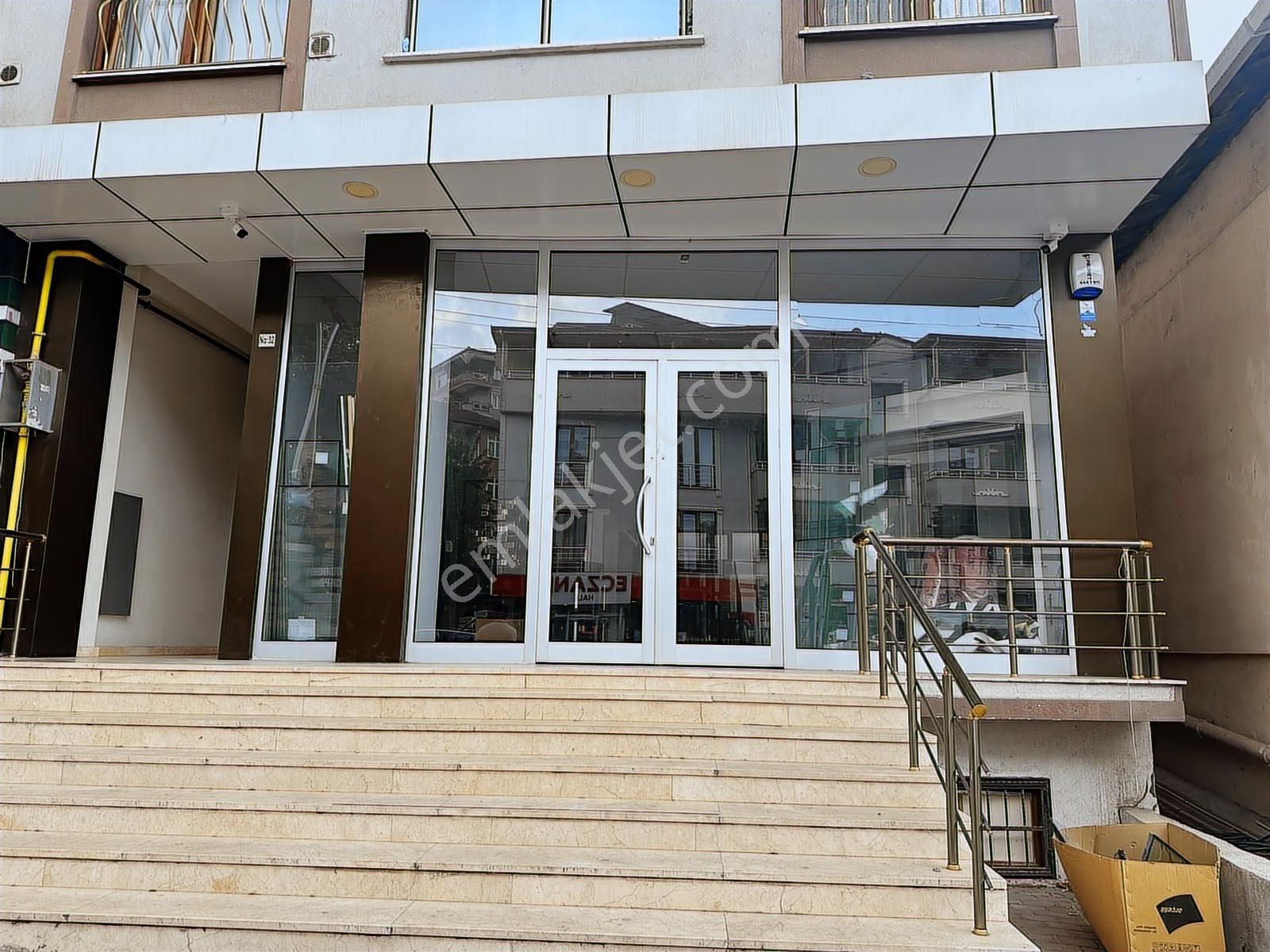 İzmit Kuruçeşmede İşlek Cadde Üzerinde 200m2 Satılık Dükkan - Görsel 6