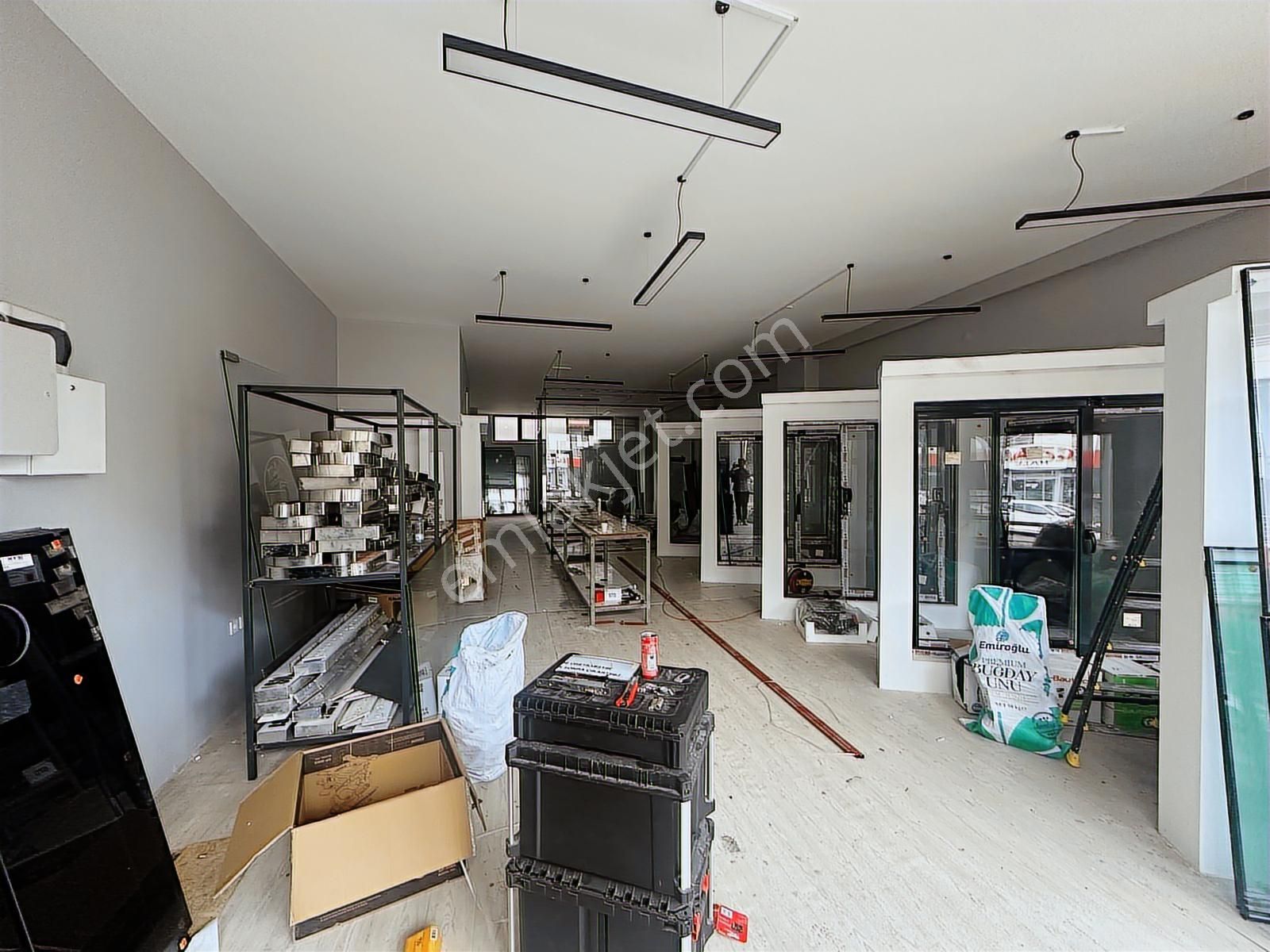 İzmit Kuruçeşmede İşlek Cadde Üzerinde 200m2 Satılık Dükkan - Görsel 9