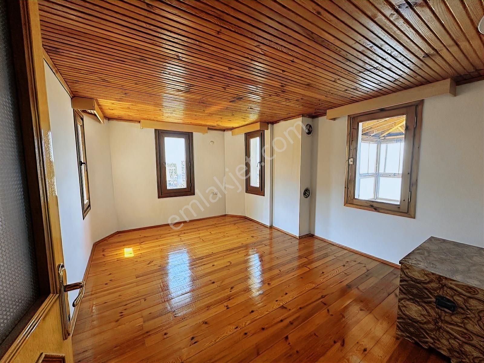 Başiskele Yuvacıkta 1052m2 Arsa Ve Körfez Manzaralı Tripleks - Görsel 14