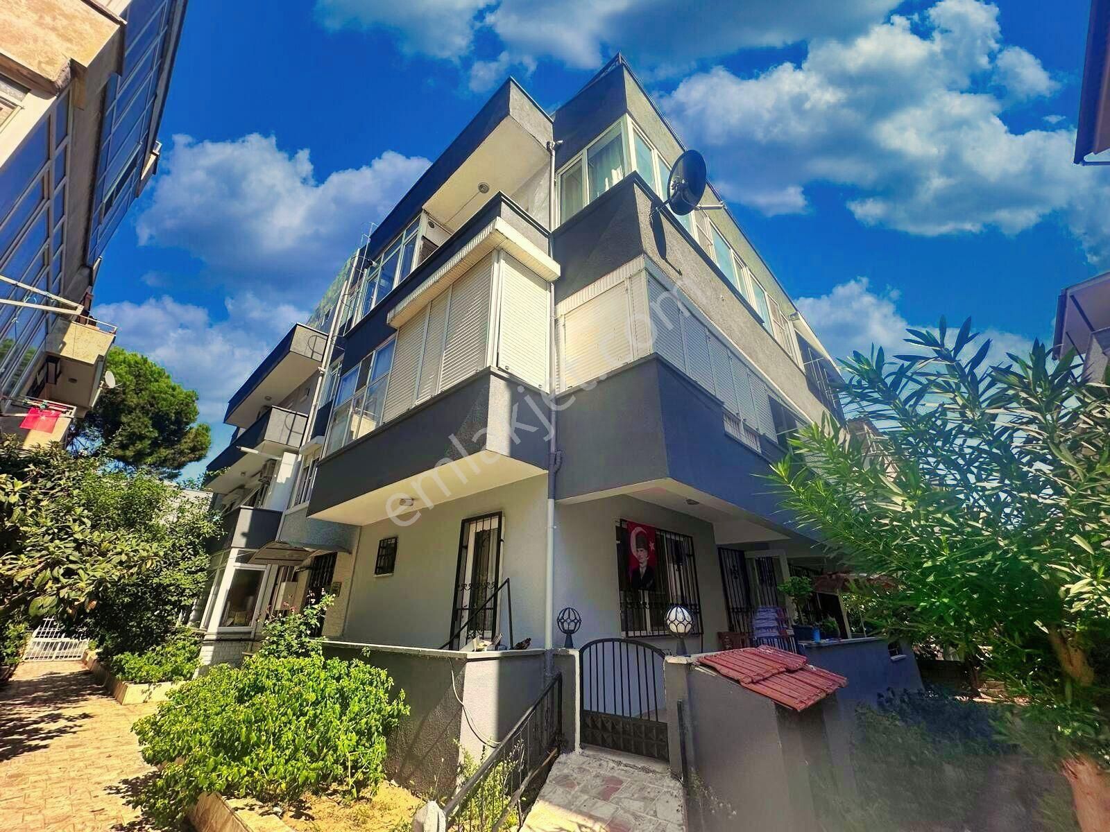 🛑🛑aktiften Akçay'da Satılık Merkezi Konumda Denize 50m Müstakil Tadında 2+1 Daire