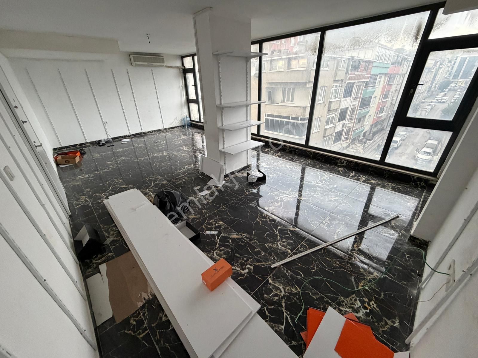 Meydan Life'da 1+0 60m2 Home Ofis 3.kat Asansörlü Ofis Katı - Görsel 11