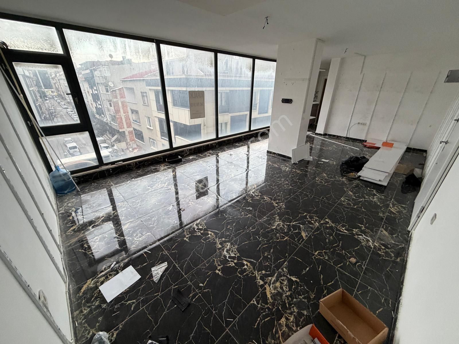 Meydan Life'da 1+0 60m2 Home Ofis 3.kat Asansörlü Ofis Katı