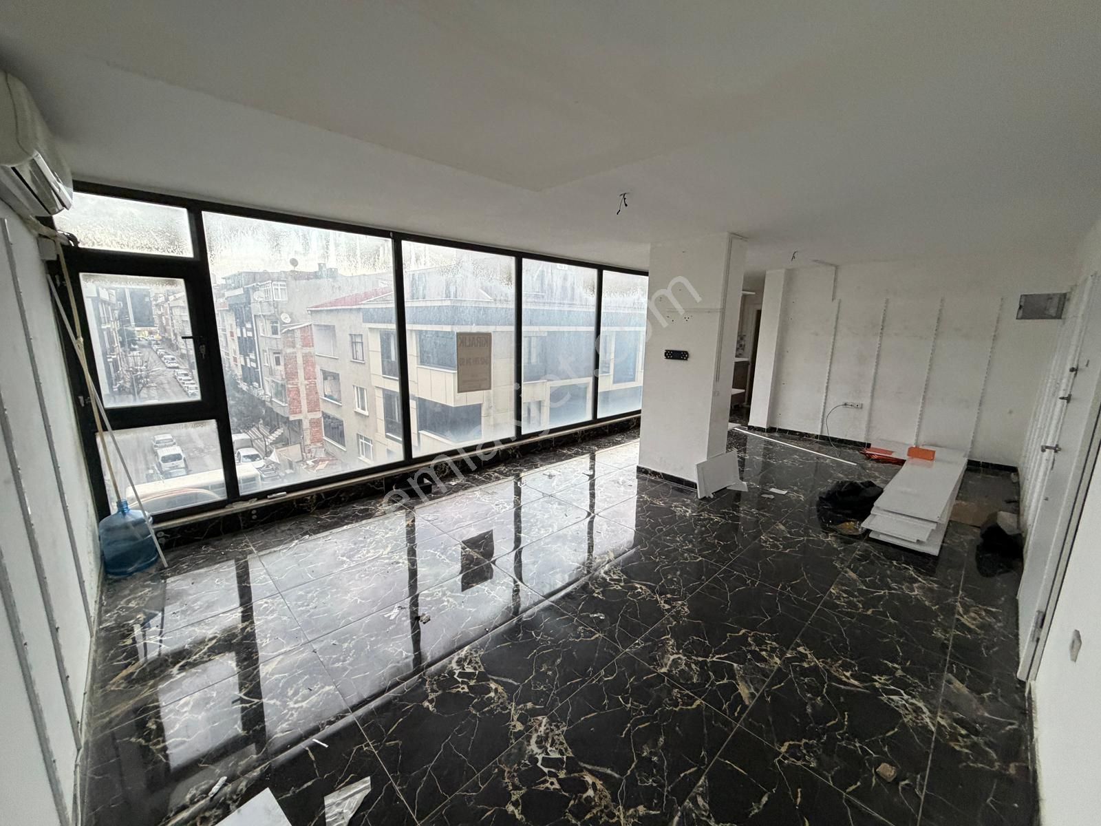 Meydan Life'da 1+0 60m2 Home Ofis 3.kat Asansörlü Ofis Katı - Görsel 3