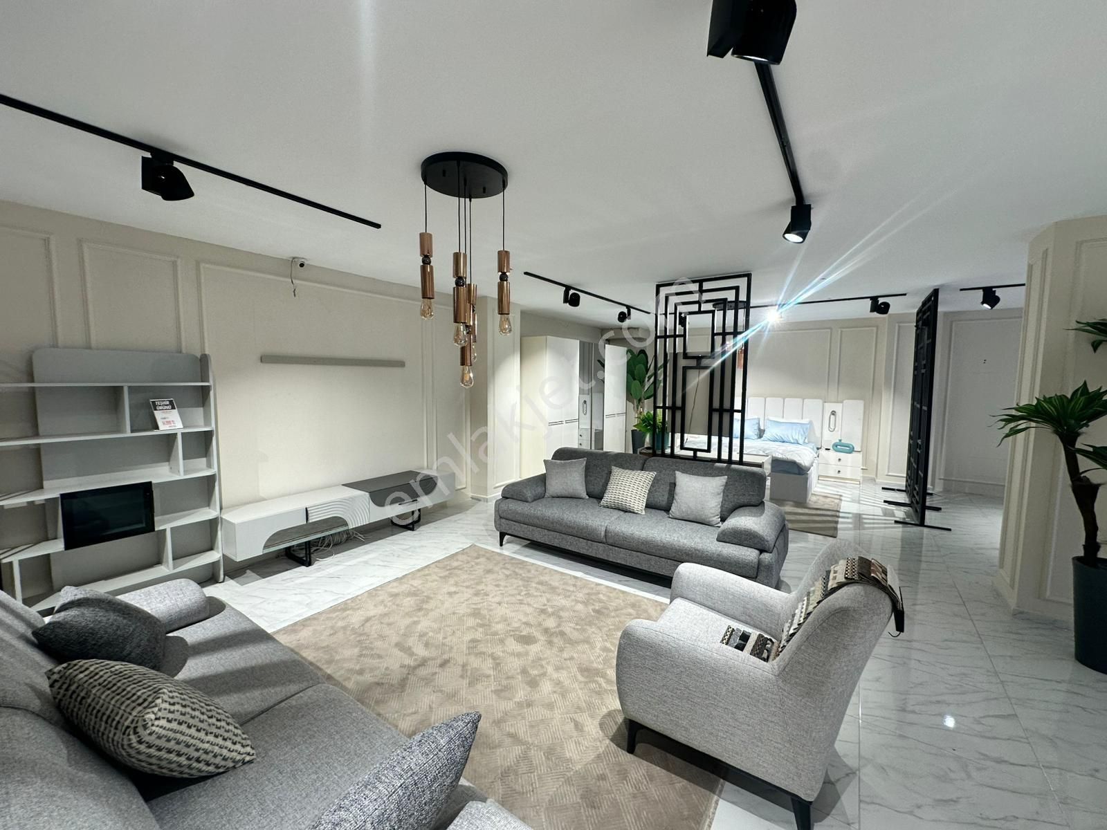 Körfez' De 800 M² Hazır Kurulu Devren Kiralık Mobilya Mağazası - Görsel 31