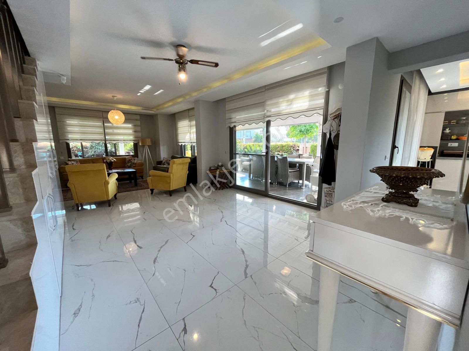 Karaova'da Avm Yanı Palm 34 Sitesi'nde Kiralık 4+1 Villa - Görsel 10