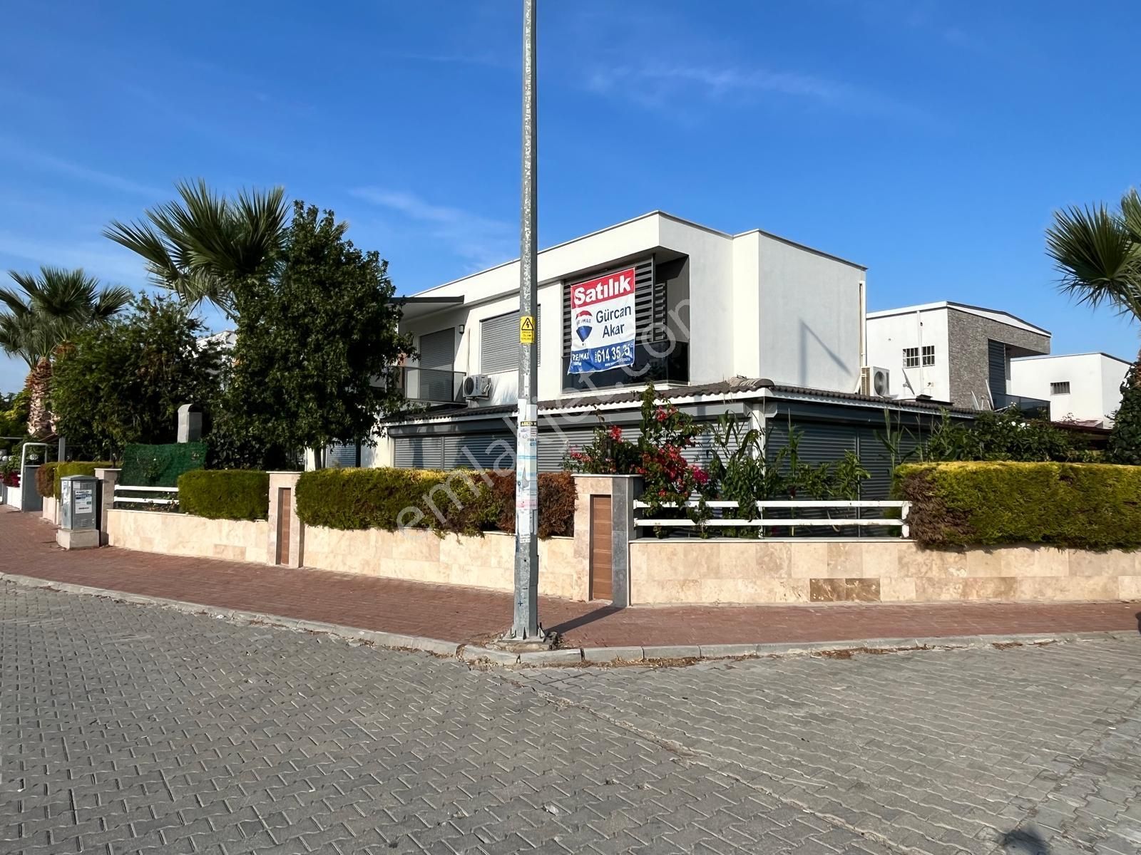 Karaova'da Avm Yanı Palm 34 Sitesi'nde Kiralık 4+1 Villa