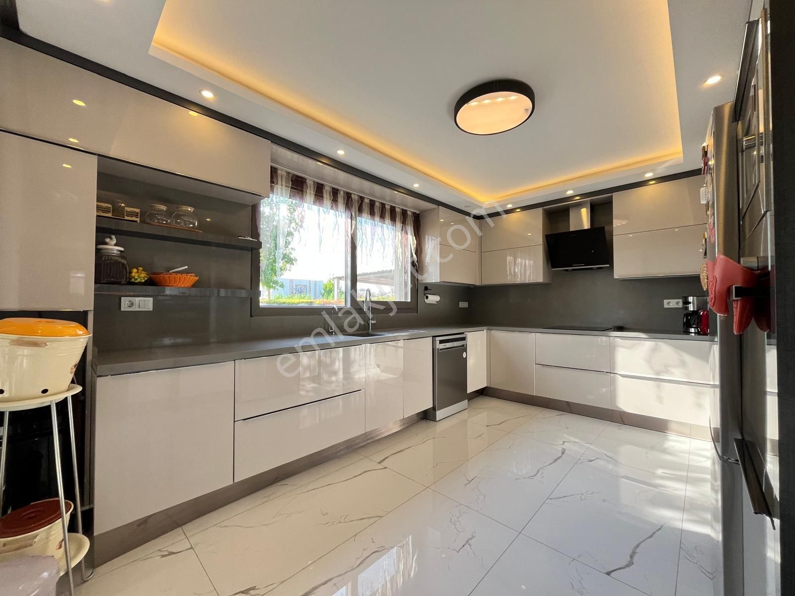 Karaova'da Avm Yanı Palm 34 Sitesi'nde Kiralık 4+1 Villa - Görsel 13