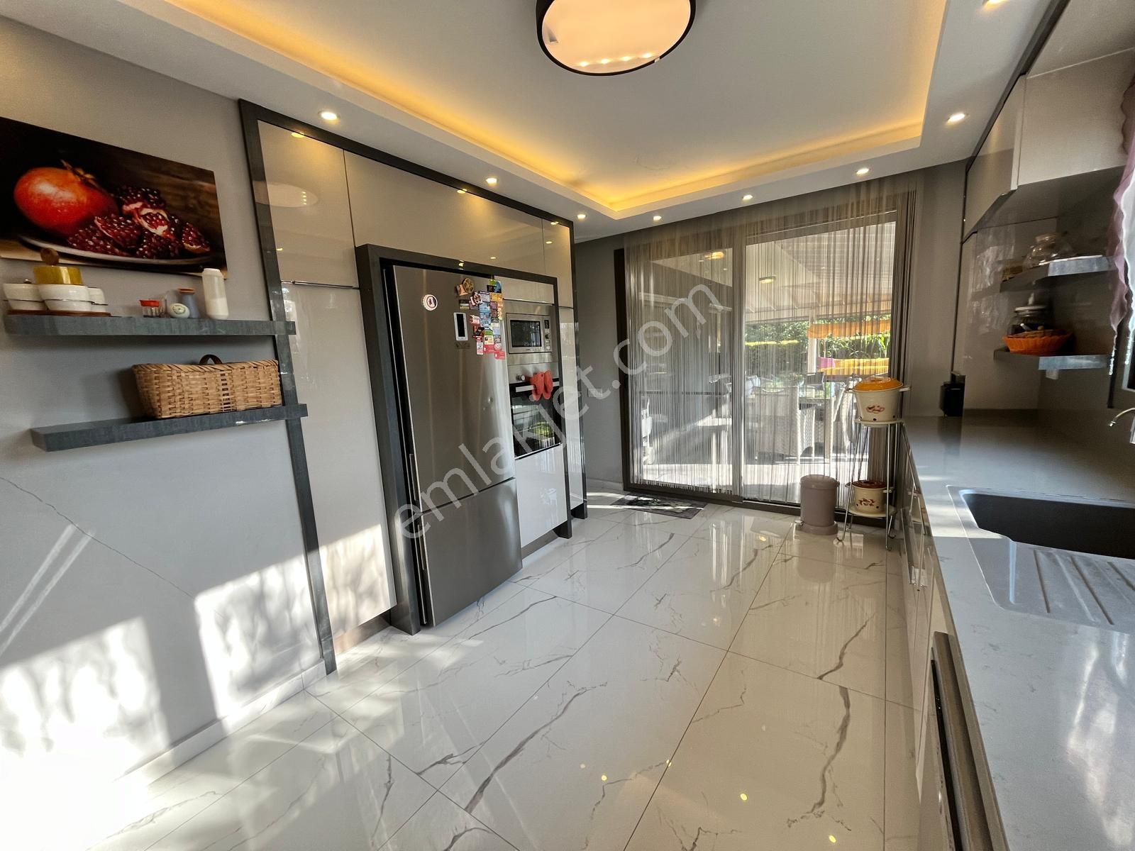 Karaova'da Avm Yanı Palm 34 Sitesi'nde Kiralık 4+1 Villa - Görsel 15