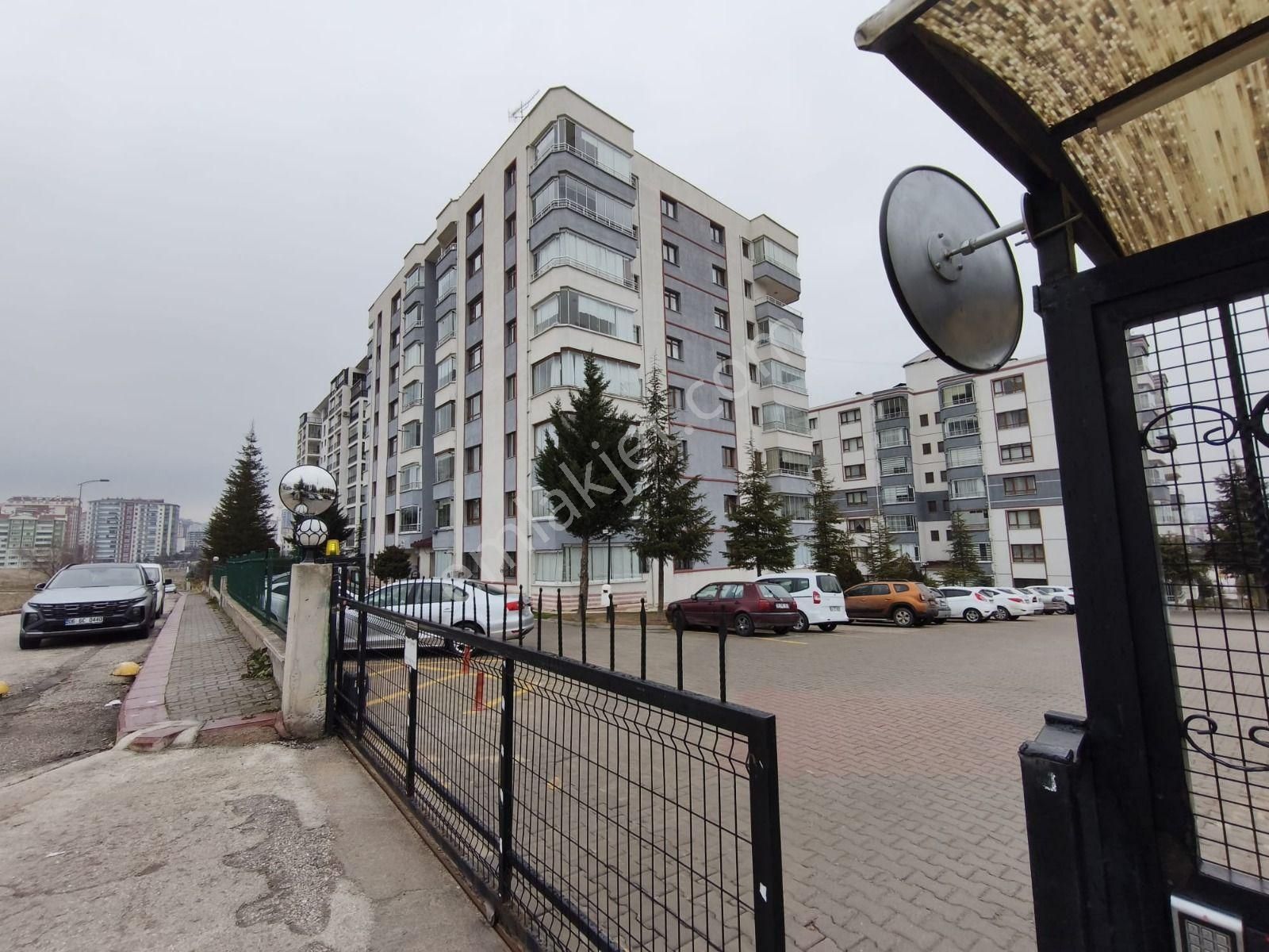 Batıkent Turgut Özal'da Arakat Eşyalı Kiralık 2+1 Daire - Görsel 29