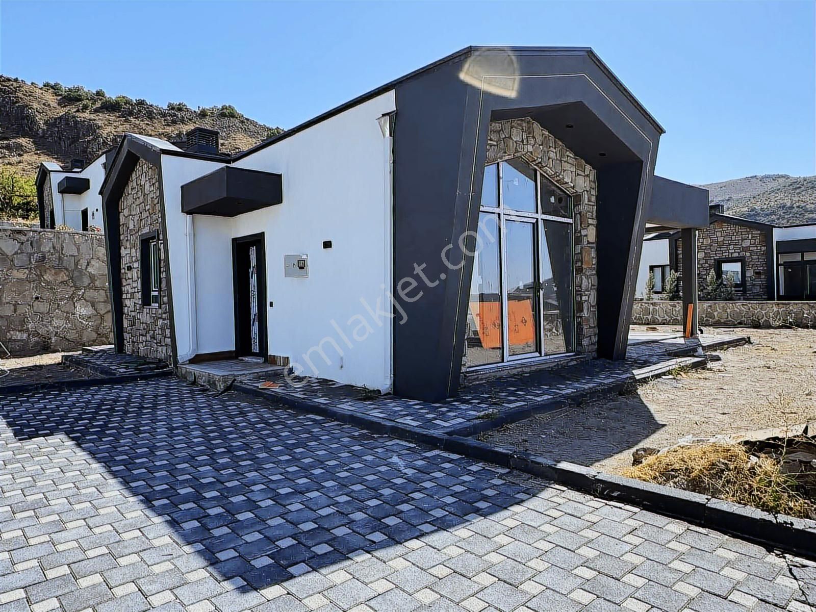 Konal | Ortaseki Ormanları Altı 2,5+1 Butik Lüks Villa - Görsel 8