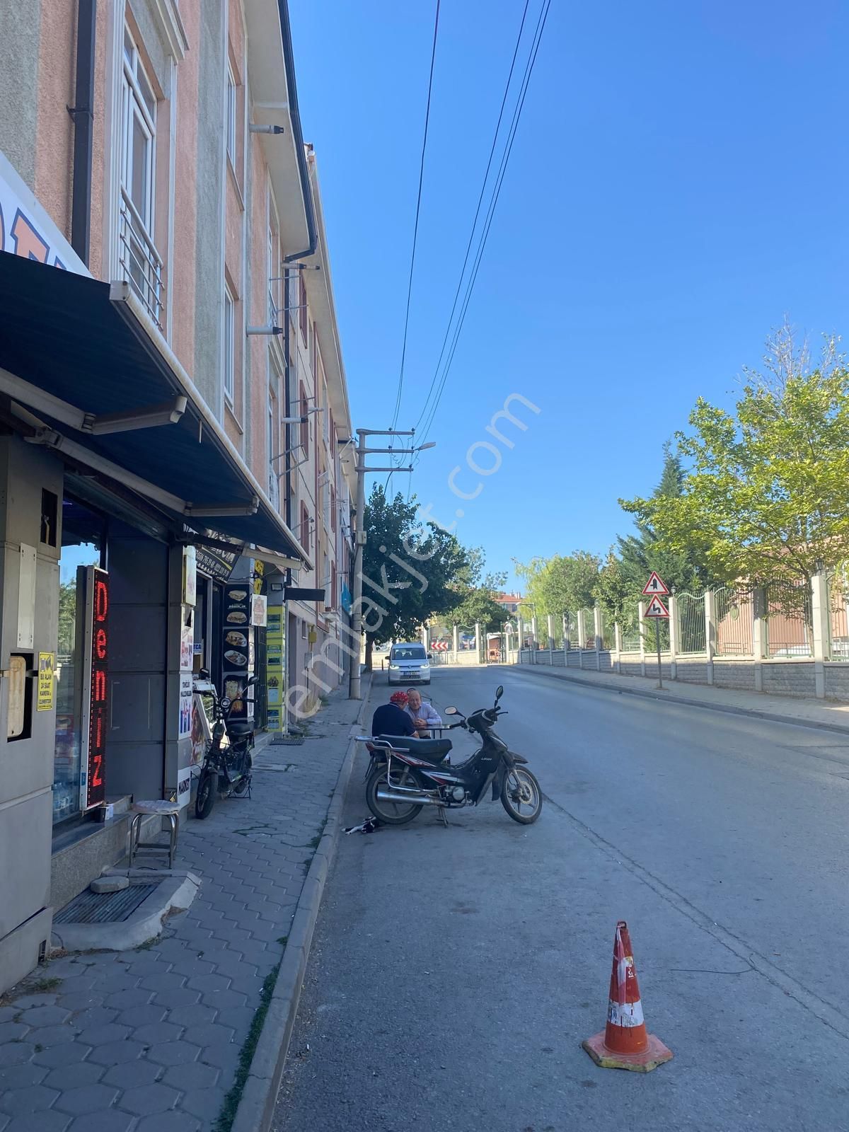 Şirintepe'de İletişim Kapısı Karşısı Devren Kiralık Market - Görsel 3