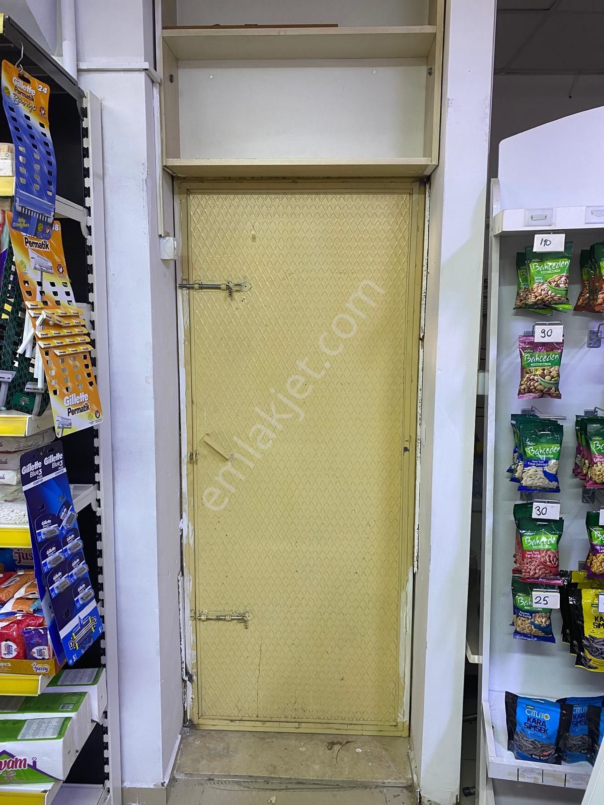 Şirintepe'de İletişim Kapısı Karşısı Devren Kiralık Market - Görsel 15