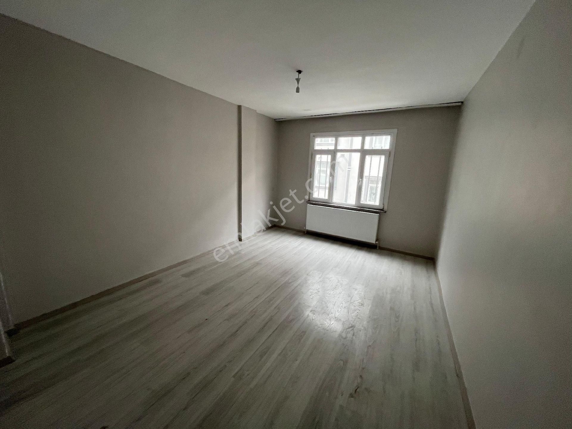 Malkoçoğlu Mah 2+1 2.kat 120m²