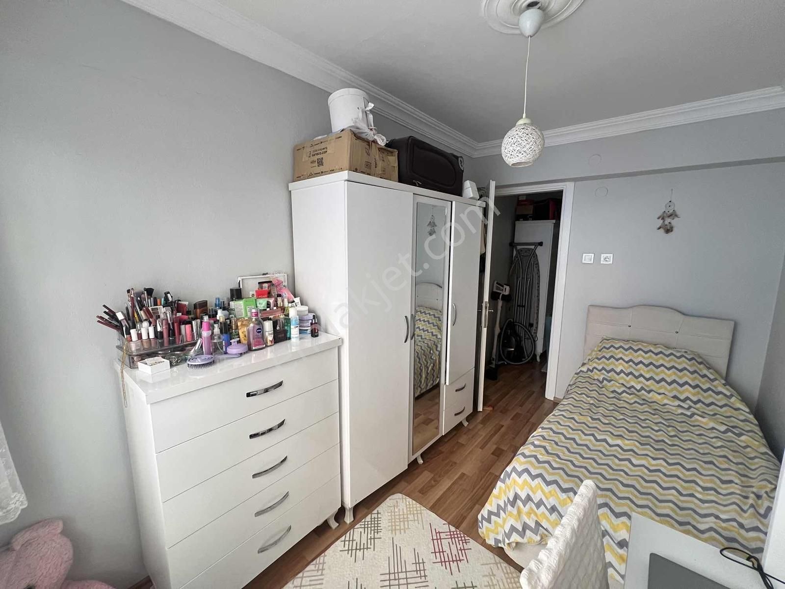 Yeşilyurt Zaim Ağa Caddesi 3+1 Doğalgazlı Bakımlı Satılık Daire - Görsel 19