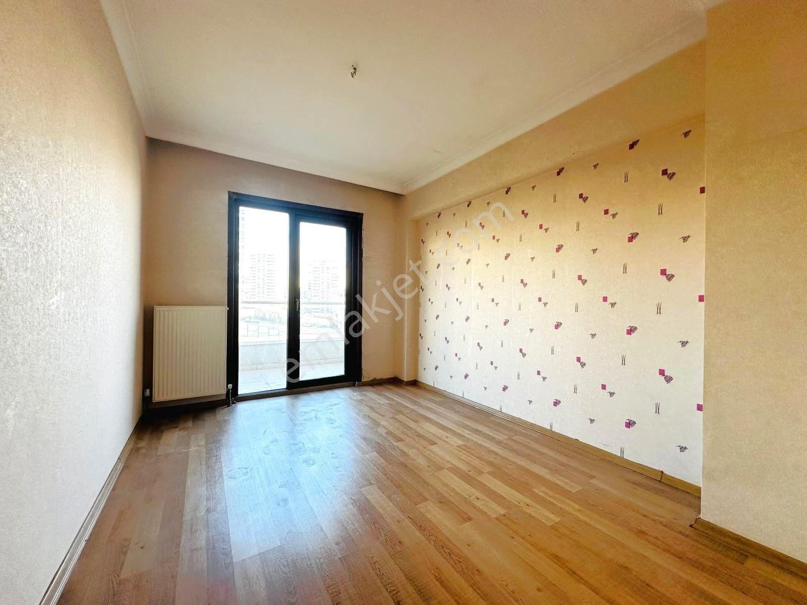 Nam-ak Emlak'tan Cadde'de Kilerli Giyinme Odalı 4+1 Site Dairesi - Görsel 19