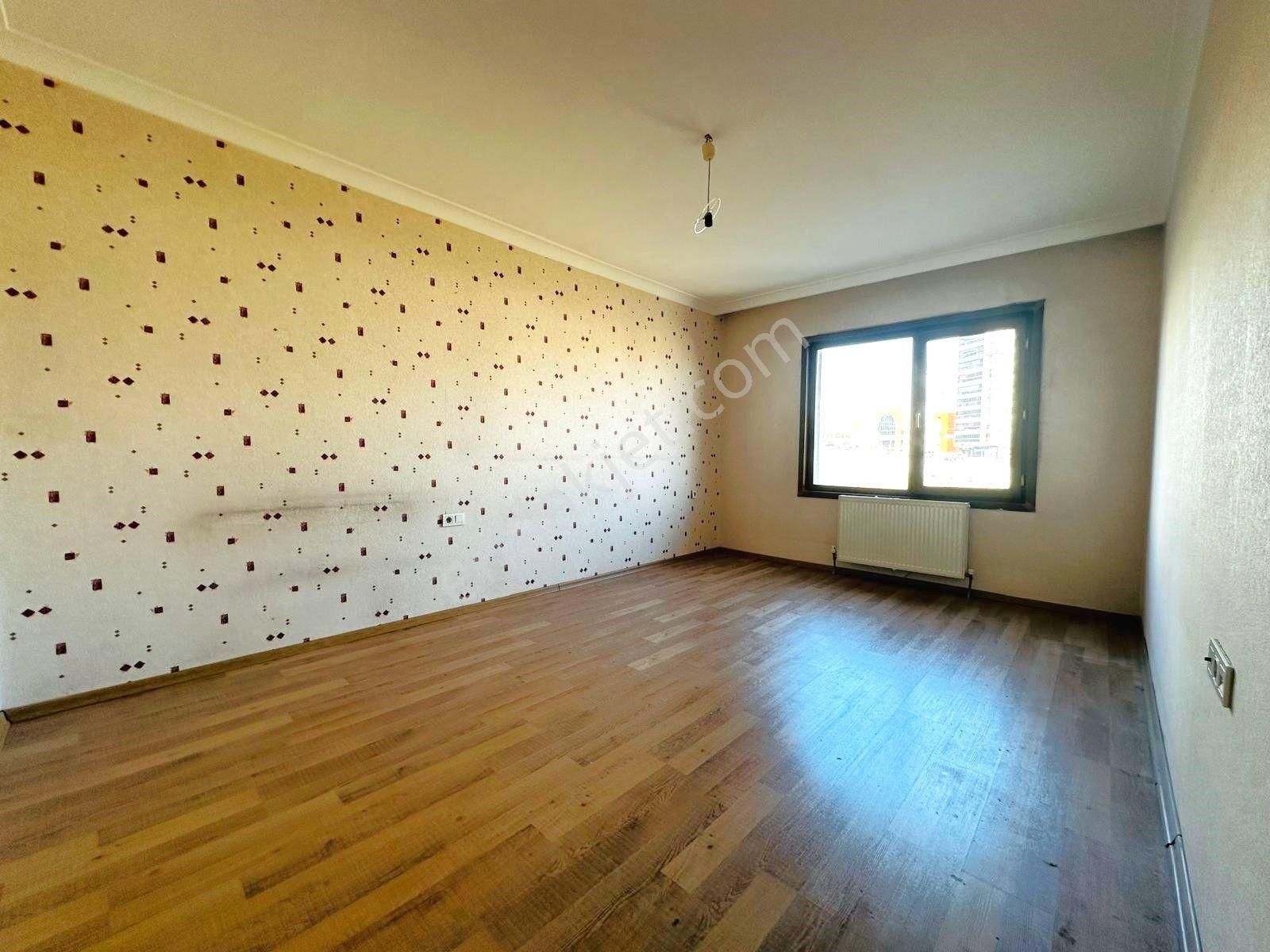 Nam-ak Emlak'tan Cadde'de Kilerli Giyinme Odalı 4+1 Site Dairesi - Görsel 25