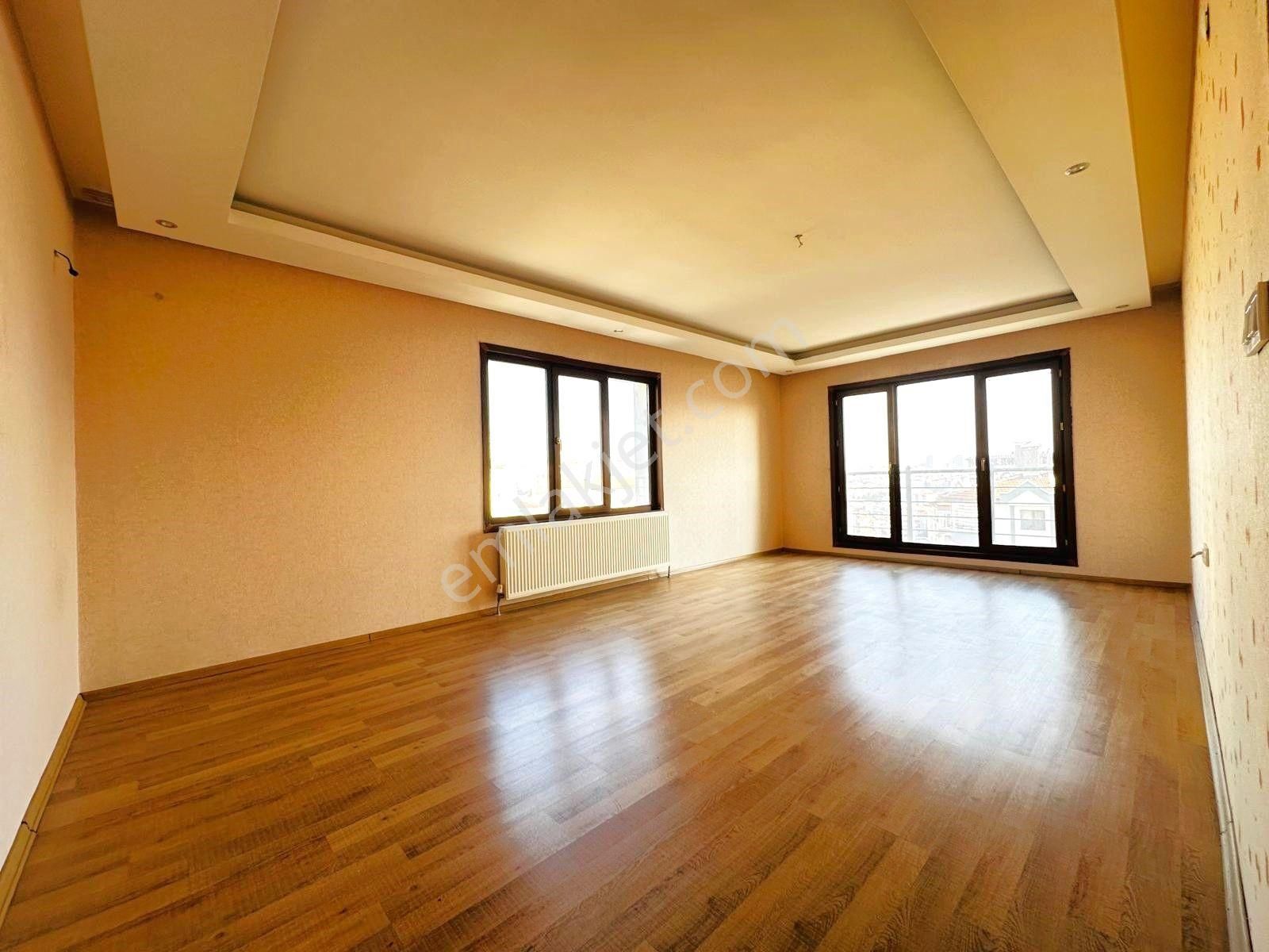 Nam-ak Emlak'tan Cadde'de Kilerli Giyinme Odalı 4+1 Site Dairesi - Görsel 13