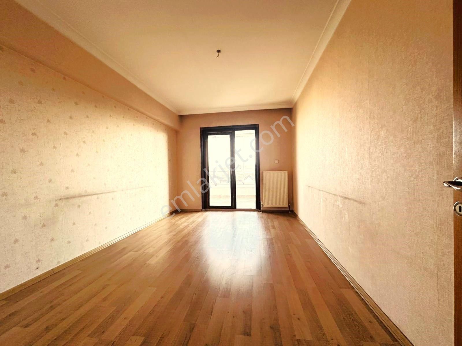 Nam-ak Emlak'tan Cadde'de Kilerli Giyinme Odalı 4+1 Site Dairesi - Görsel 16