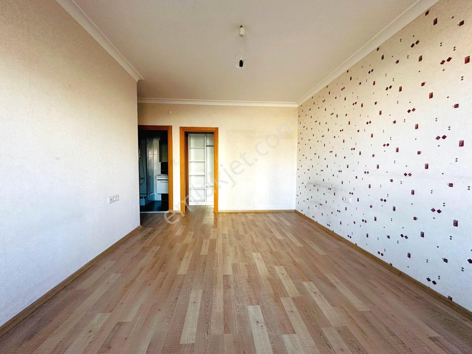 Nam-ak Emlak'tan Cadde'de Kilerli Giyinme Odalı 4+1 Site Dairesi - Görsel 26