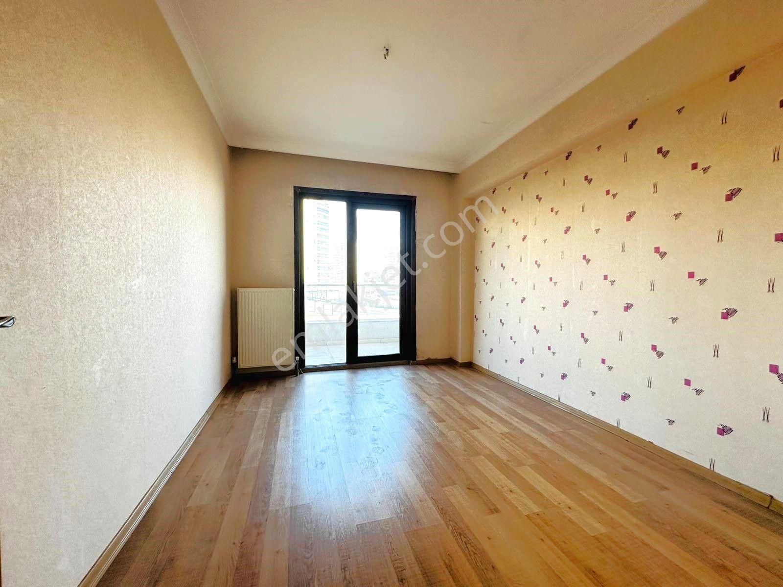Nam-ak Emlak'tan Cadde'de Kilerli Giyinme Odalı 4+1 Site Dairesi - Görsel 18