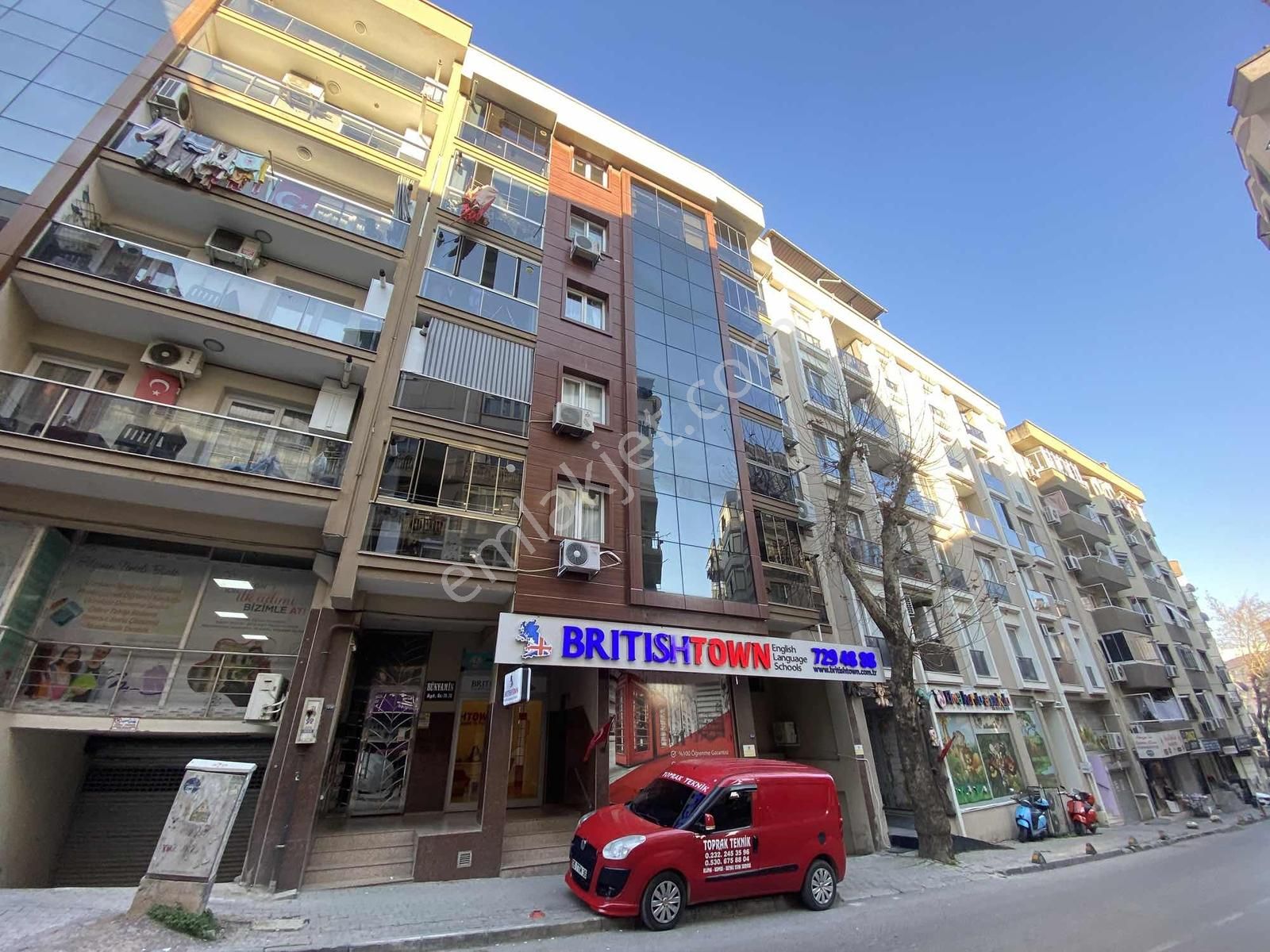 Akalın'dan Yıldız Cd Üzeri 3+1 Otoparklı Arakat Satılık Daire