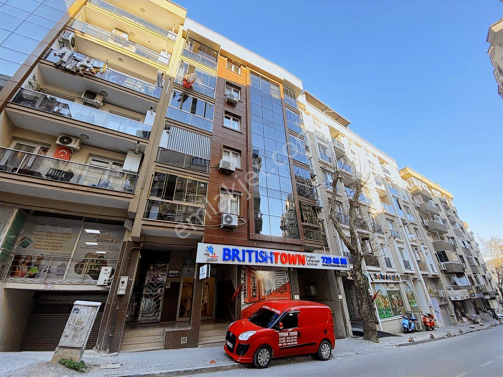 Akalın'dan Yıldız Cd Üzeri 3+1 Otoparklı Arakat Satılık Daire