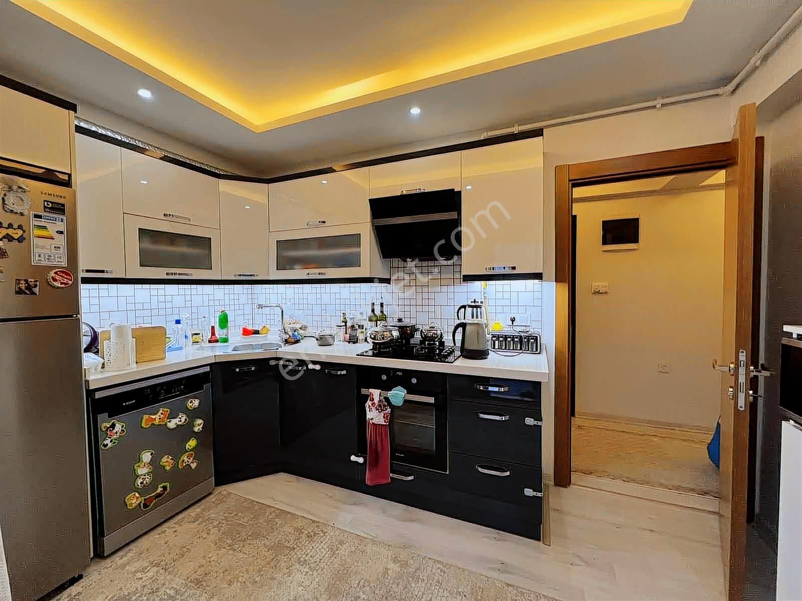 Bozyaka Cadde Yakını 3+1 Asansörlü Otoparklı Arakat - Görsel 10