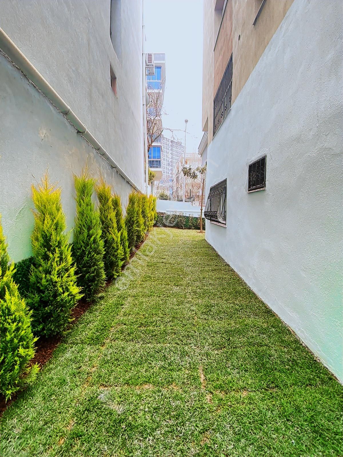 Akalın'dan Akevlerde Bahçeli Genç Binada Bakımlı 2+1 Satılık - Görsel 5