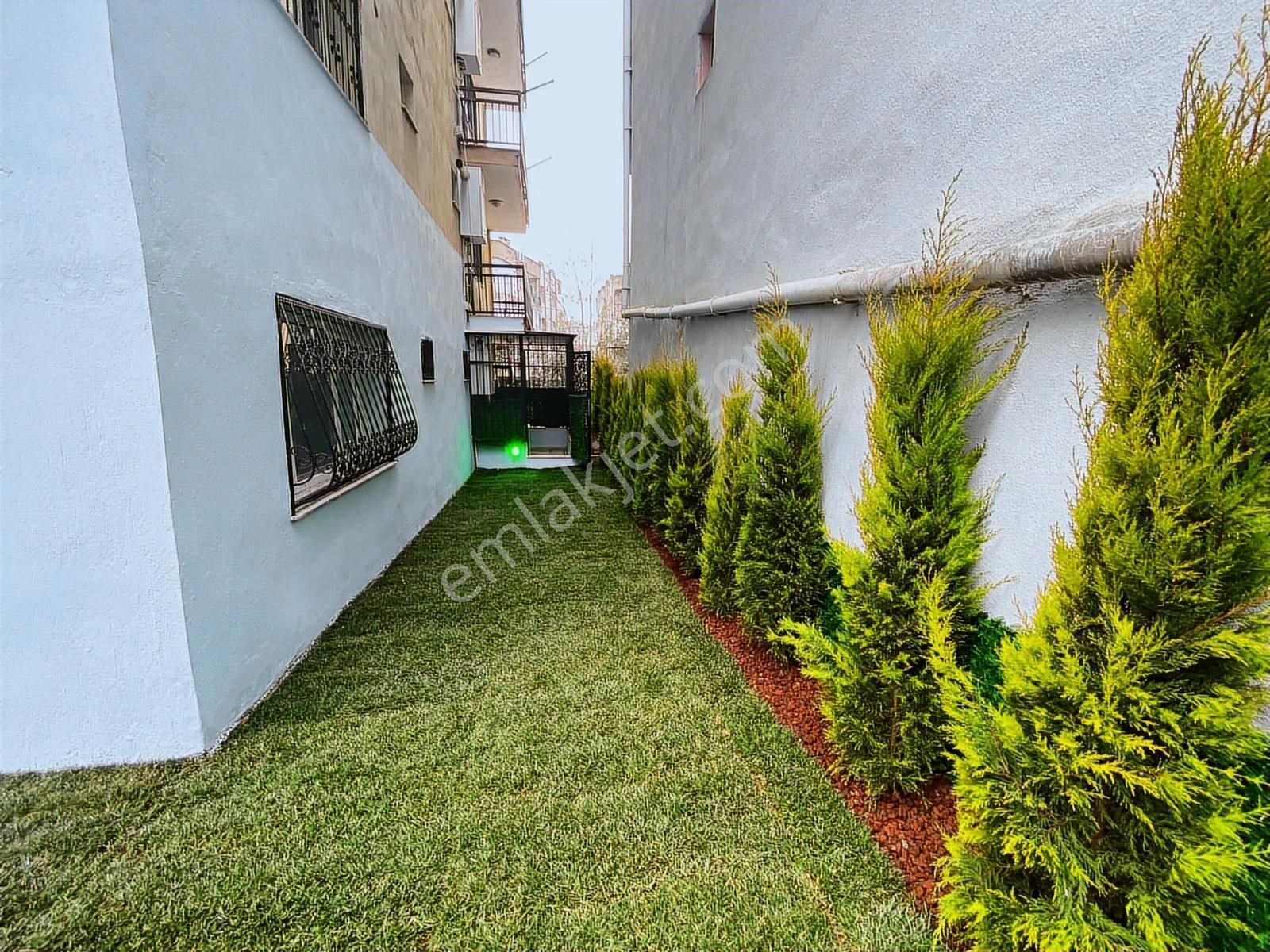 Akalın'dan Akevlerde Bahçeli Genç Binada Bakımlı 2+1 Satılık