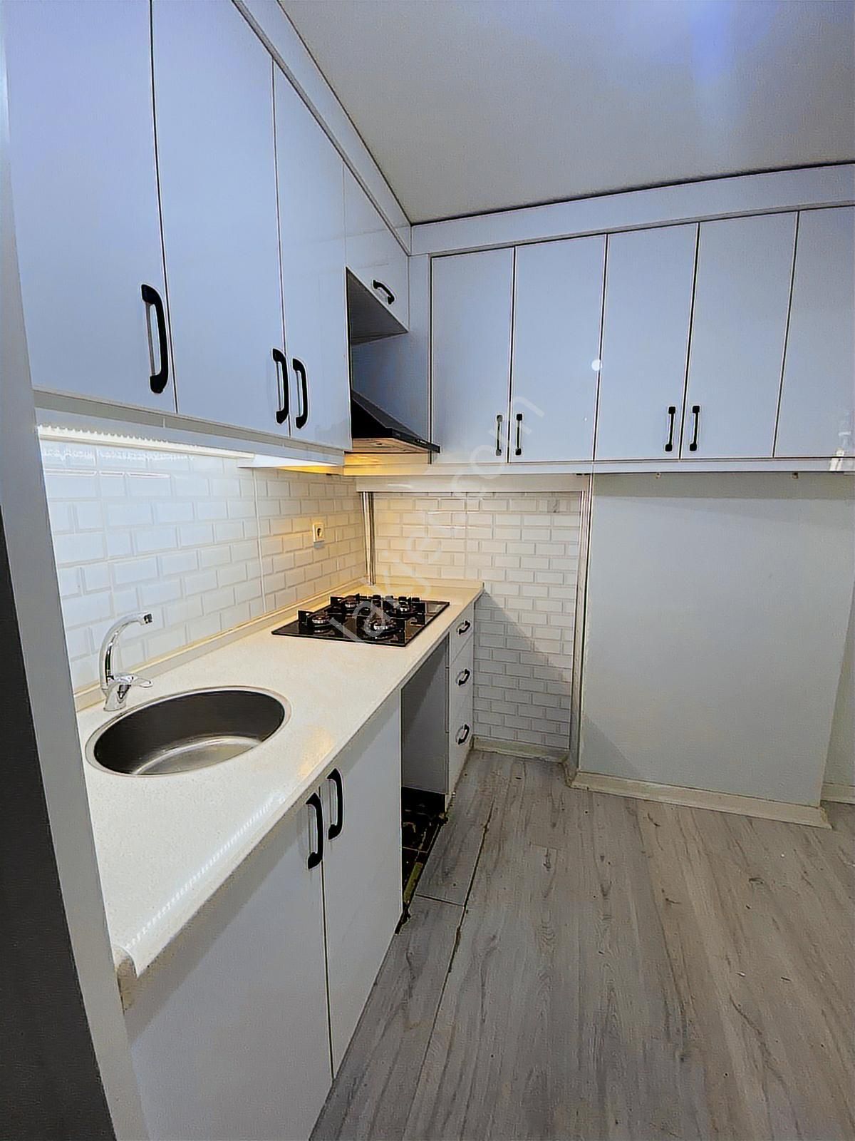 Akalın'dan Akevlerde Bahçeli Genç Binada Bakımlı 2+1 Satılık - Görsel 12