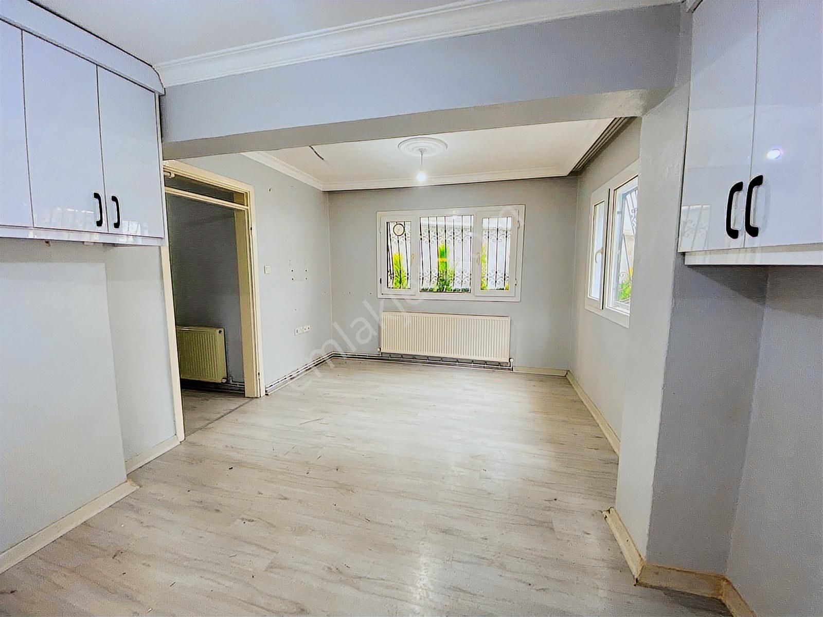 Akalın'dan Akevlerde Bahçeli Genç Binada Bakımlı 2+1 Satılık - Görsel 3