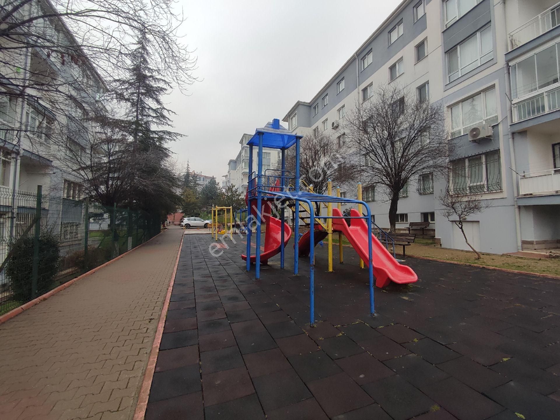 Batı Sitesi Site İçi Ara Kat Satılık 3+1 Daire - Görsel 30