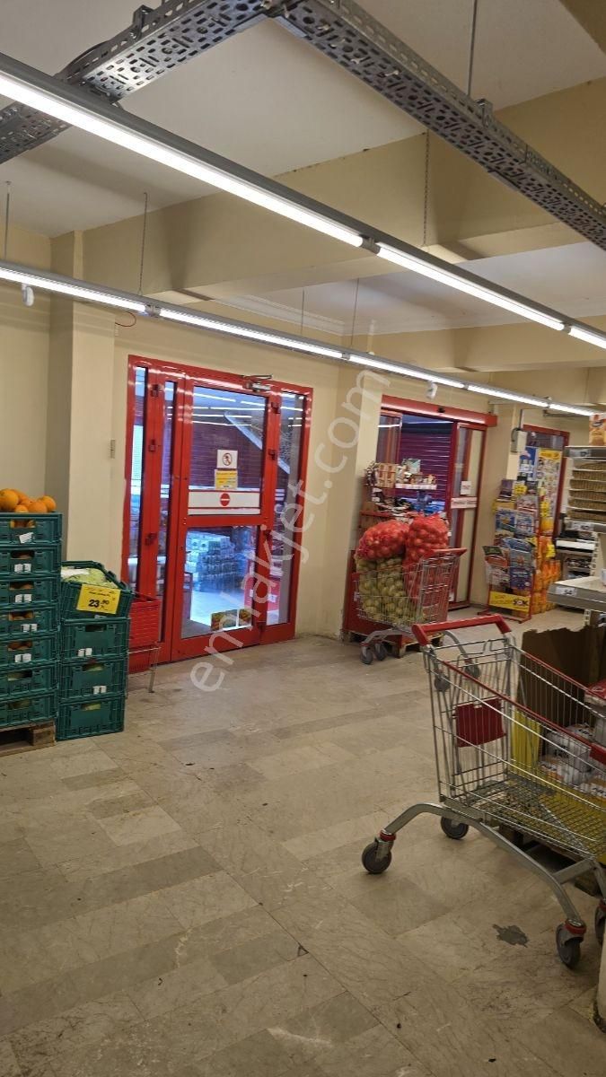 Çeşme Merkezde Kurumsal Kiracılı Tek Tapu 2 Dükkan Satılıktır - Görsel 9