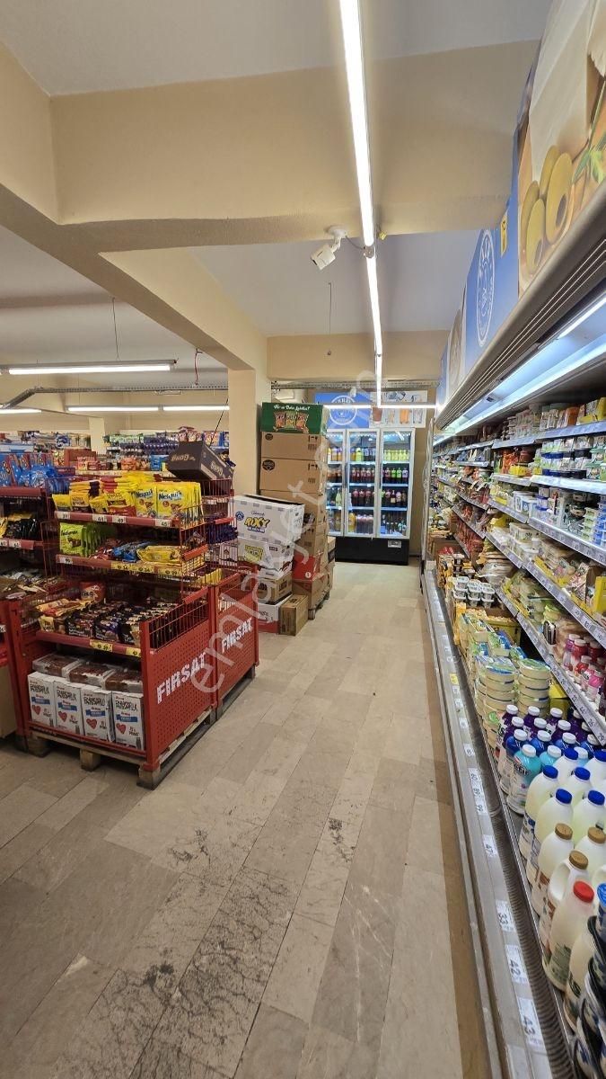 Çeşme Merkezde Kurumsal Kiracılı Tek Tapu 2 Dükkan Satılıktır - Görsel 11