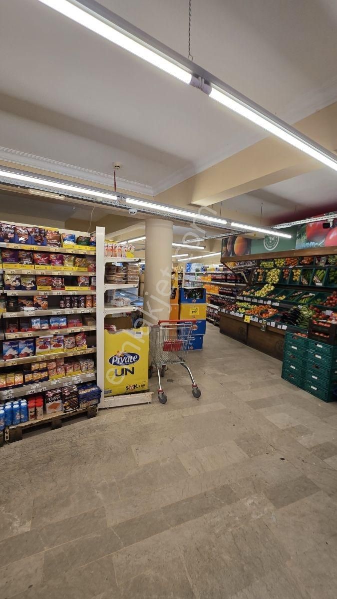 Çeşme Merkezde Kurumsal Kiracılı Tek Tapu 2 Dükkan Satılıktır - Görsel 17