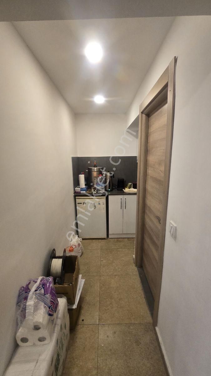 Çeşme Merkezde Kurumsal Kiracılı Tek Tapu 2 Dükkan Satılıktır - Görsel 6