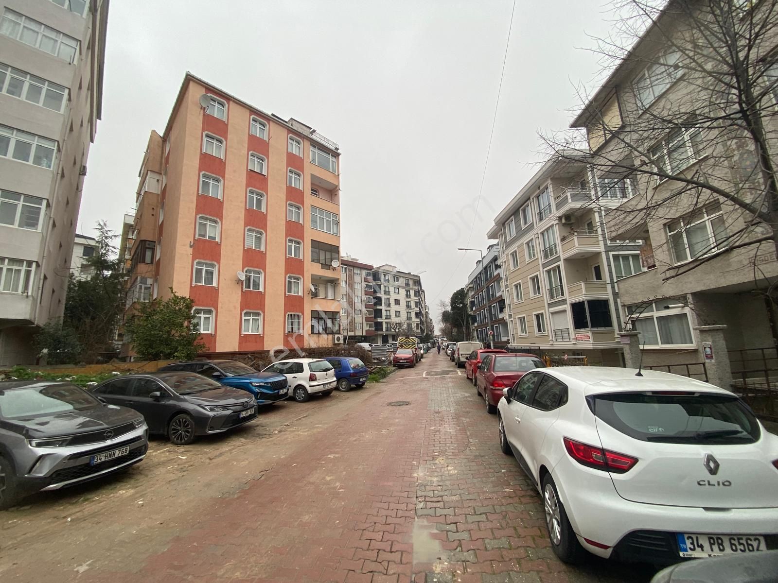 Bahçelievler Çamlık Caddesinde Kentsel Dönüşüme Girmiş 1.kat