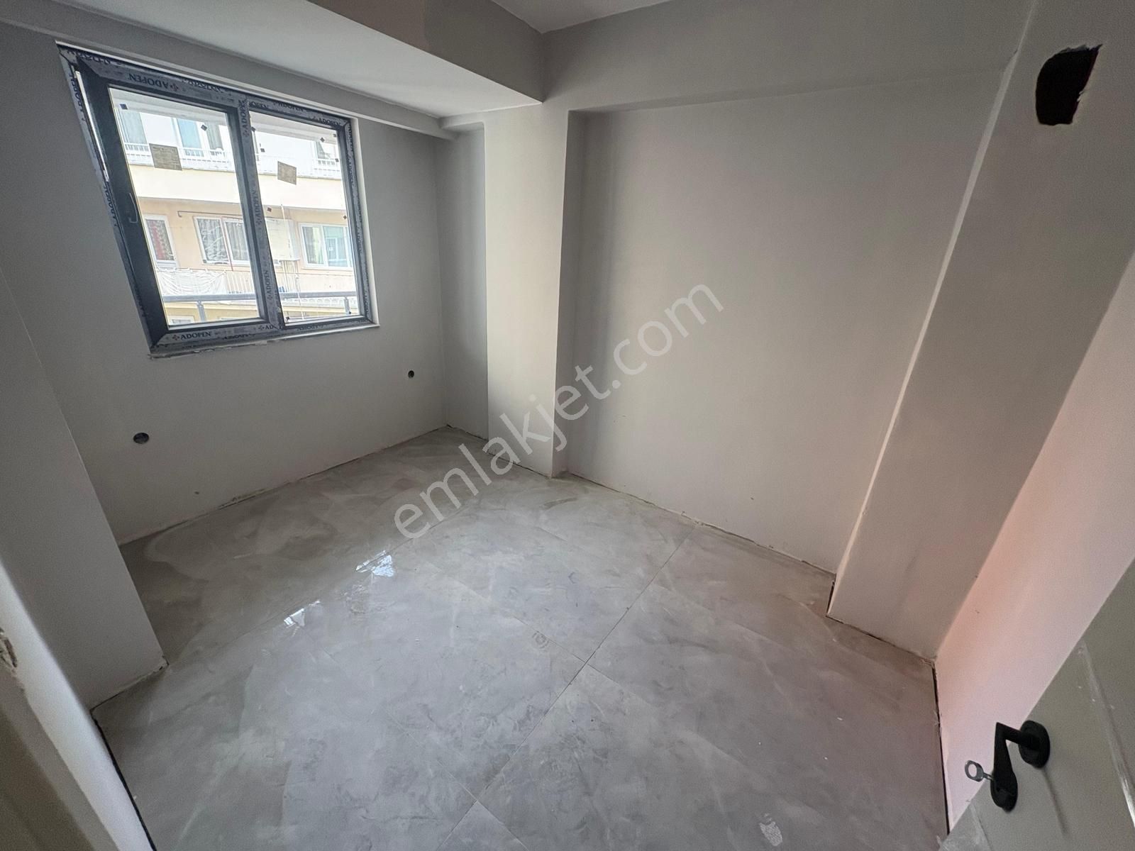 Erkaya Emlak'tan Çıtır Ekmek Yakınında 1+1 Arakat Balkonlu Apart - Görsel 3