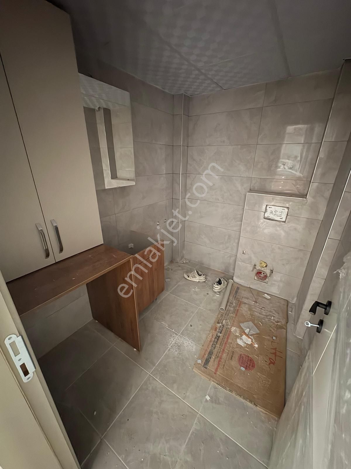 Erkaya Emlak'tan Çıtır Ekmek Yakınında 1+1 Arakat Balkonlu Apart - Görsel 4