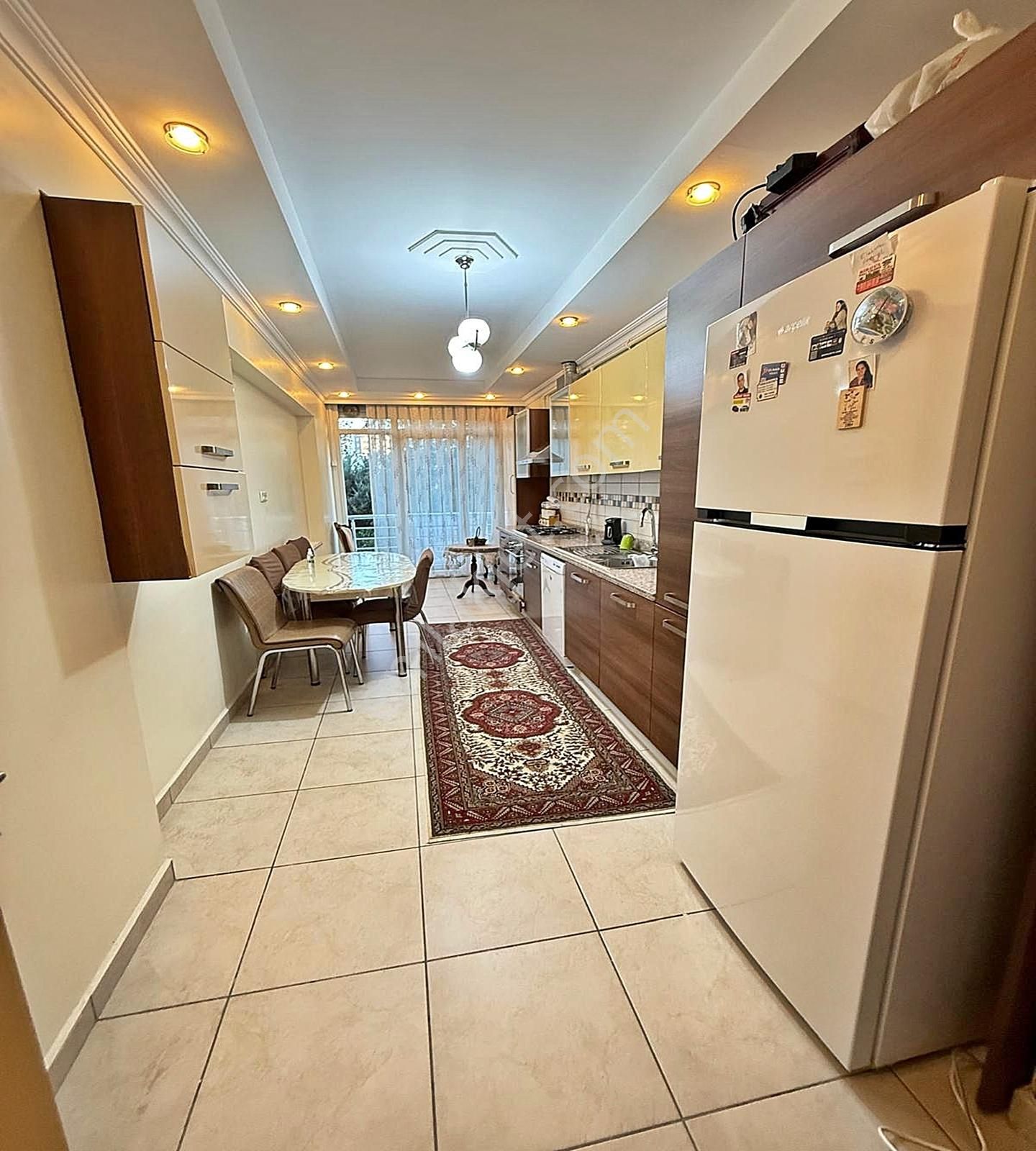 Beylikdüzü Merkezi Konumda Geniş Ferah 3+1 Satılık Daire !! - Görsel 15