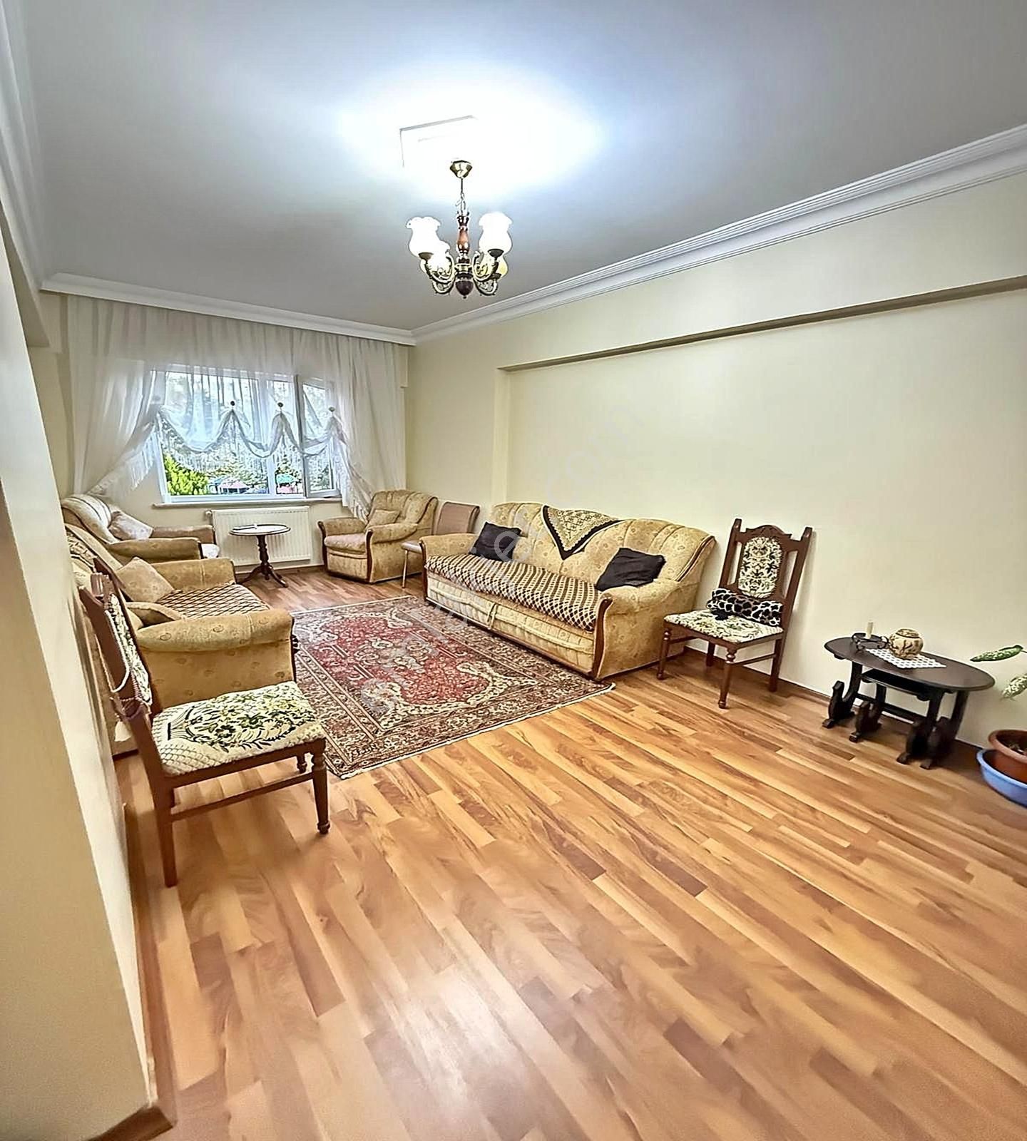 Beylikdüzü Merkezi Konumda Geniş Ferah 3+1 Satılık Daire !! - Görsel 7