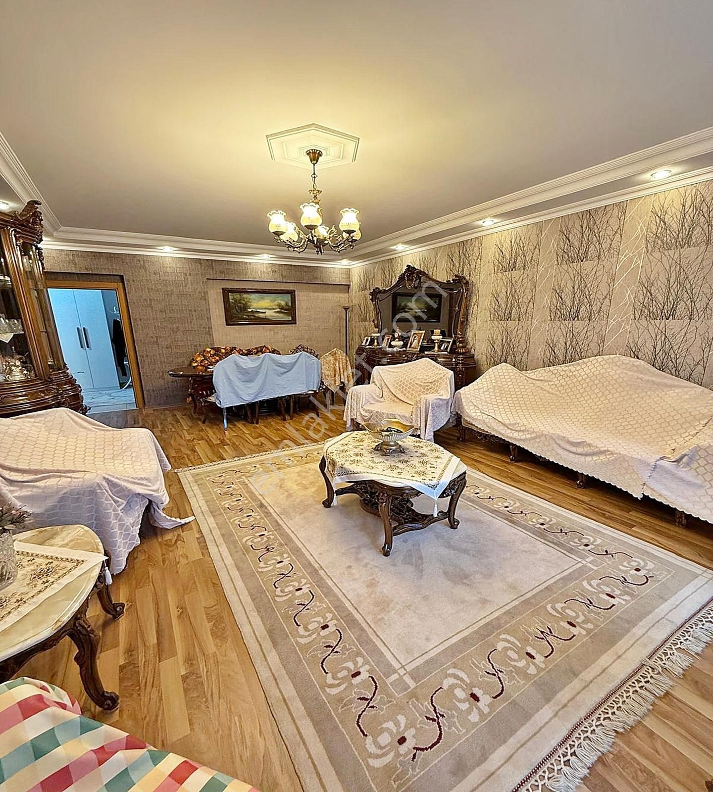 Beylikdüzü Merkezi Konumda Geniş Ferah 3+1 Satılık Daire !! - Görsel 12