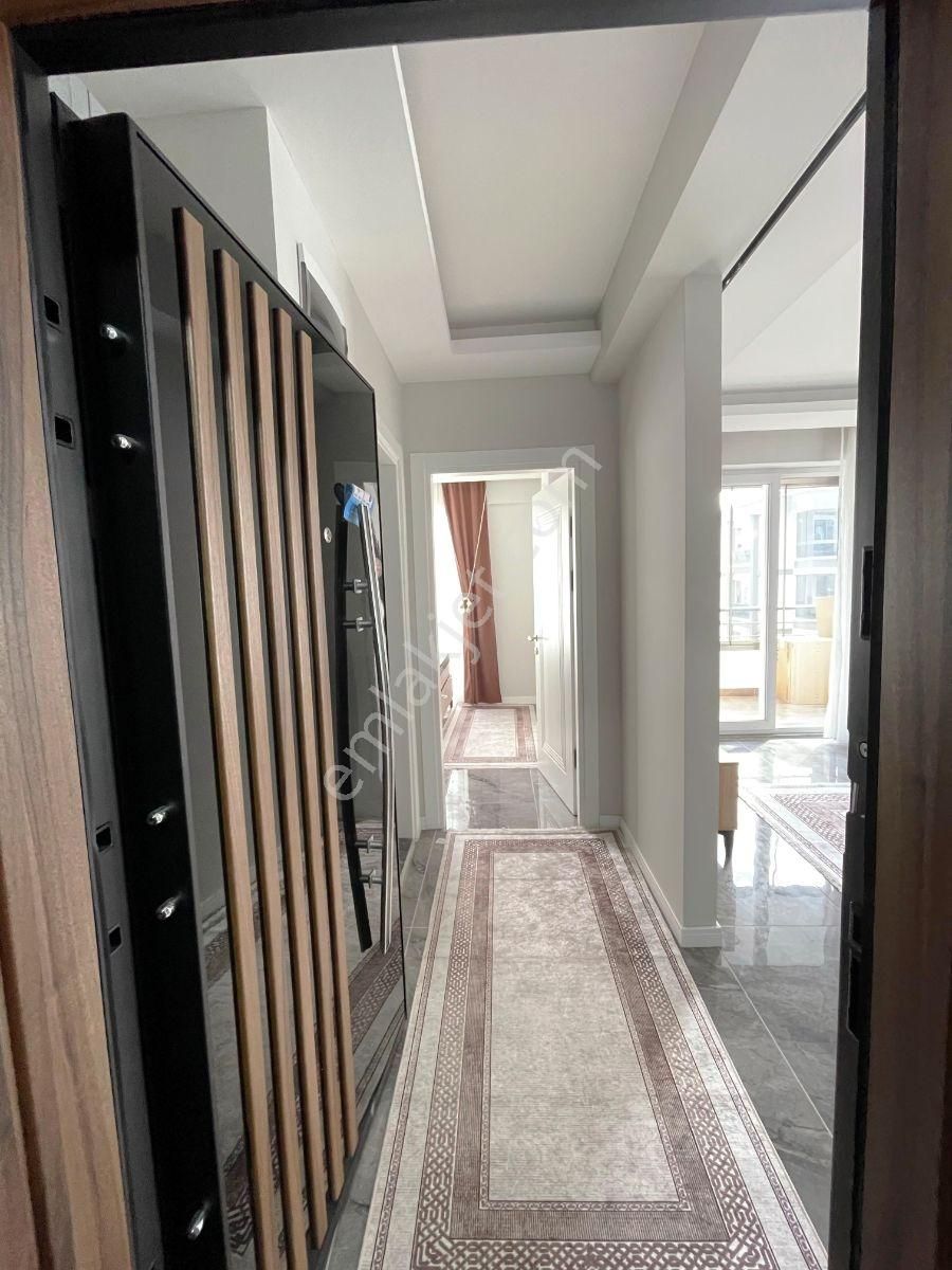 Tramwaya Yürüme Mesafesinde, Lüks Eşyalı 1+1 Satılık - Görsel 11