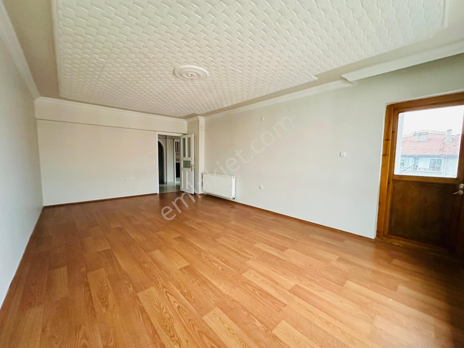 Hüseyingazi Göbekte 3+1 3.katta Satılık Fırsat Daire !! - Görsel 4